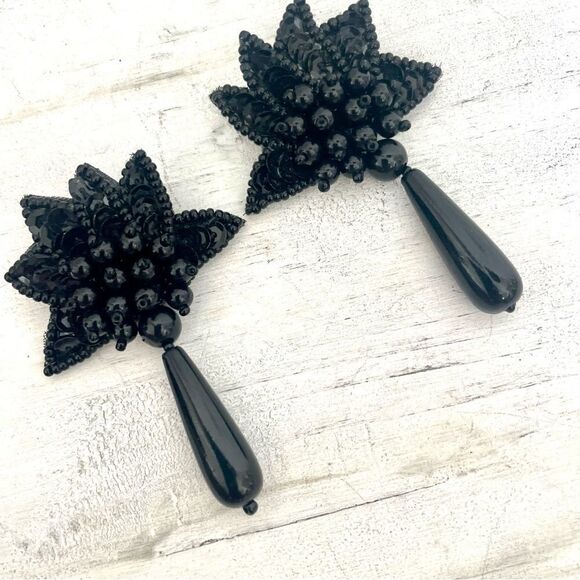 Black beaded statement earrings - Picture 4 of 11